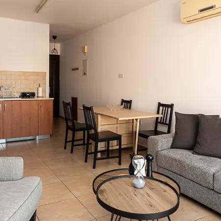Rialas Appartement Paralímni